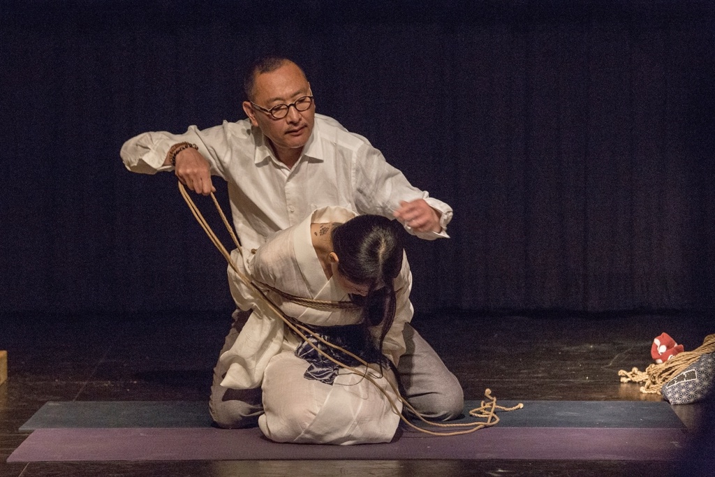 Akira Naka in Los Angeles Kinbaku Today 10