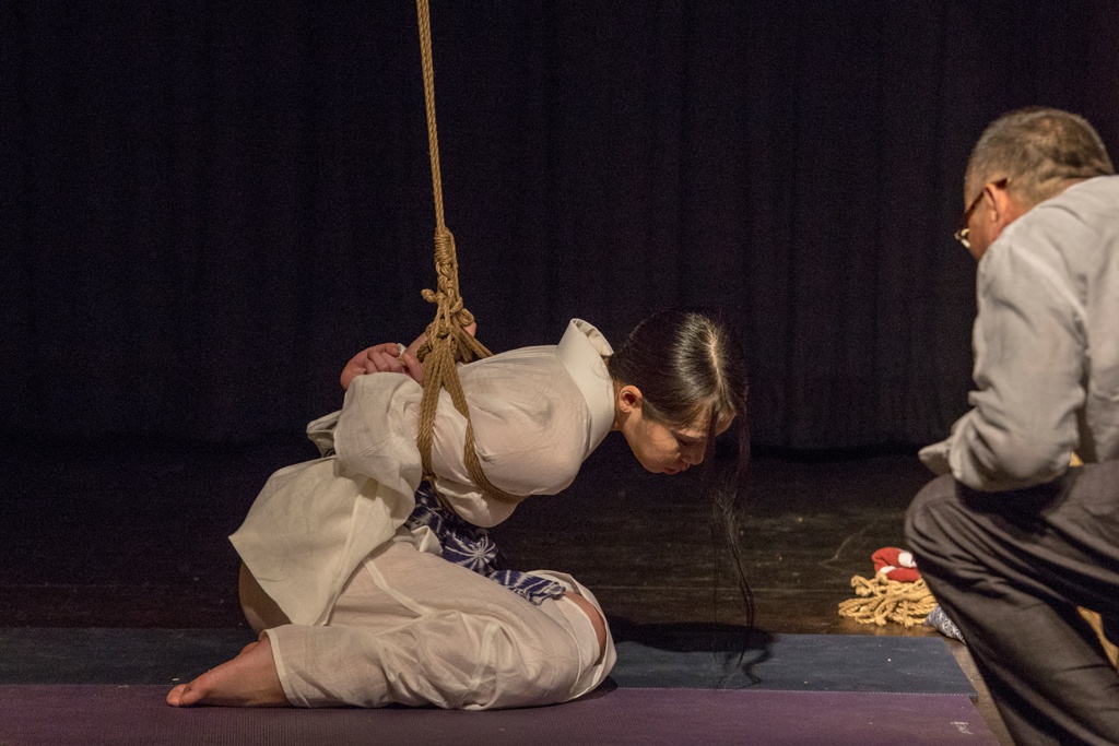 Akira Naka in Los Angeles Kinbaku Today 14