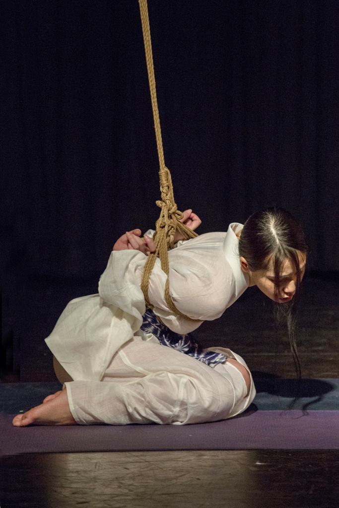 Akira Naka in Los Angeles Kinbaku Today 15