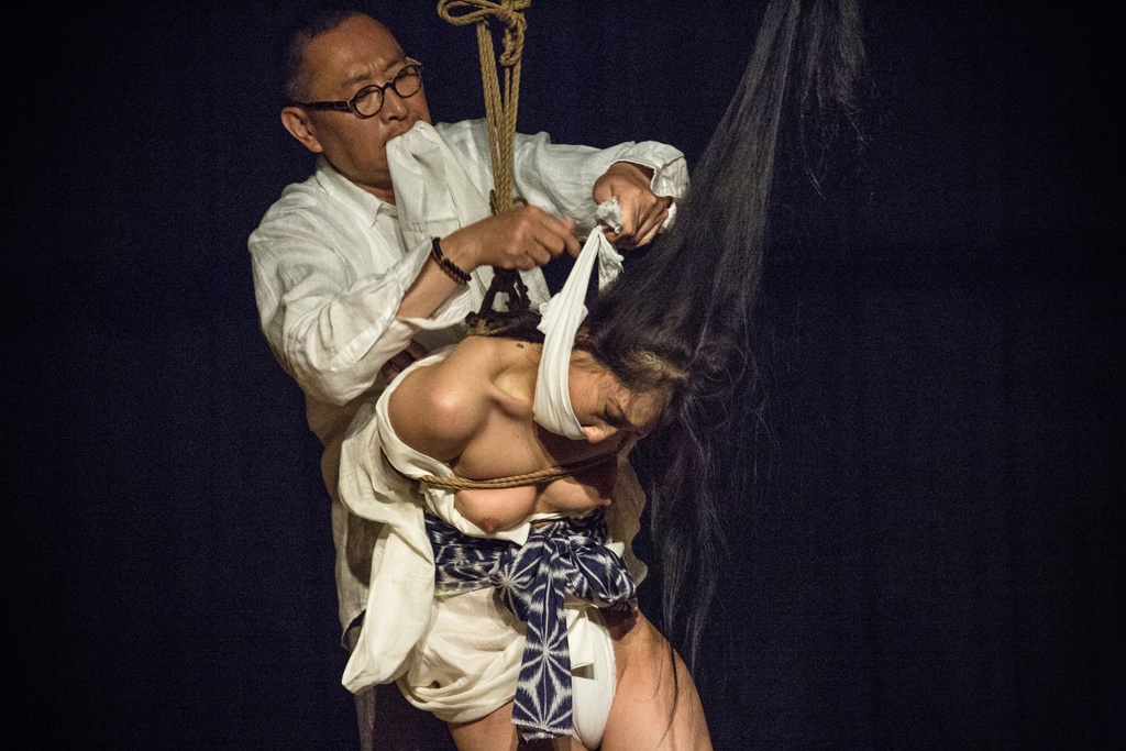 Akira Naka in Los Angeles Kinbaku Today 29